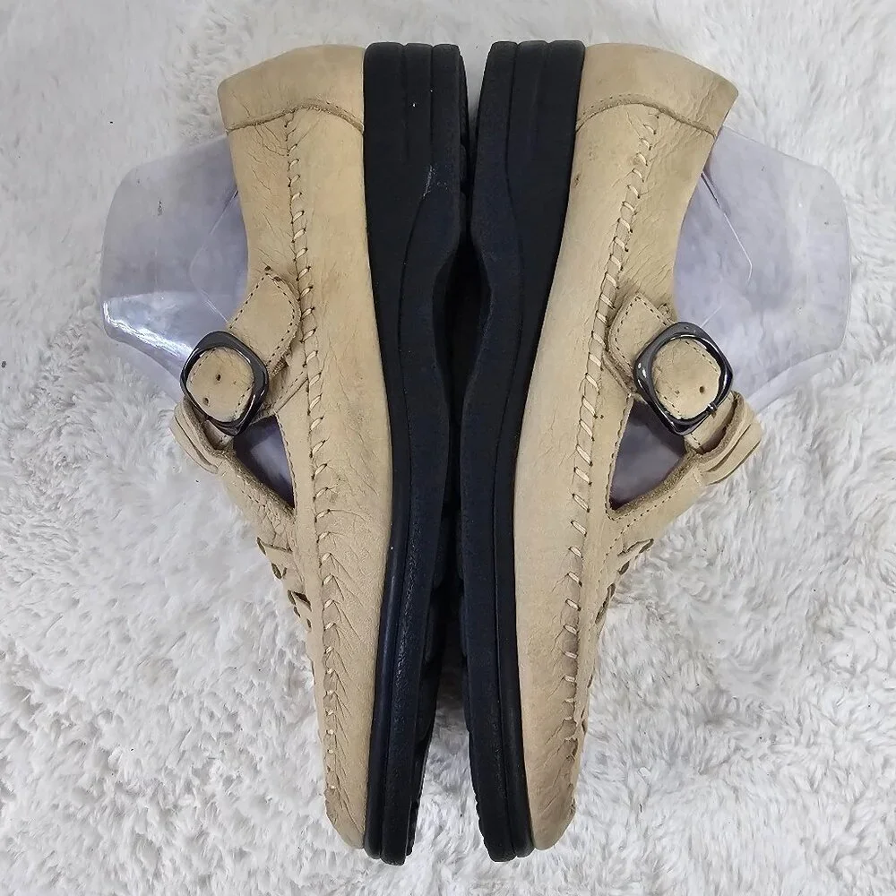 Lifestride Studio Durango Cream Sandal Mary Jane Fisherman Moccasin Leather 9.5